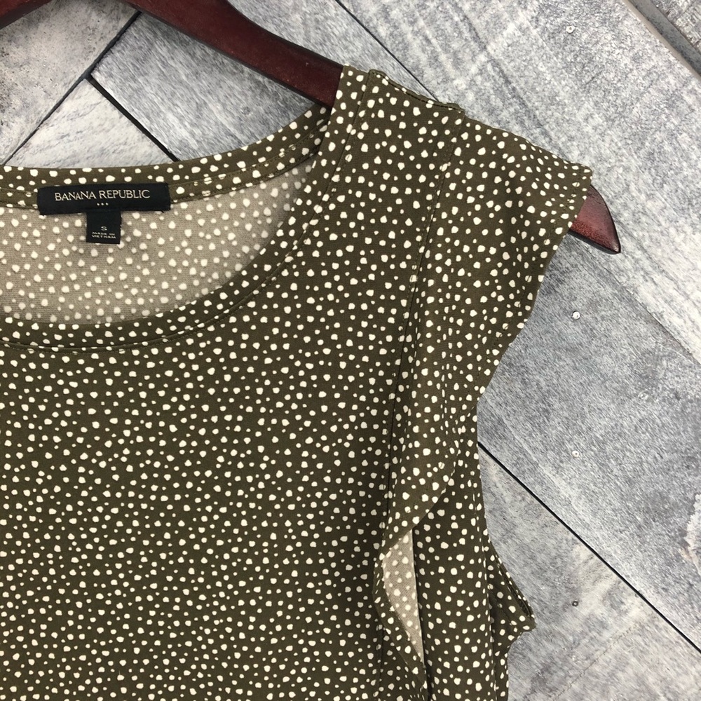 Banana Republic - Olive and White Speckled Top